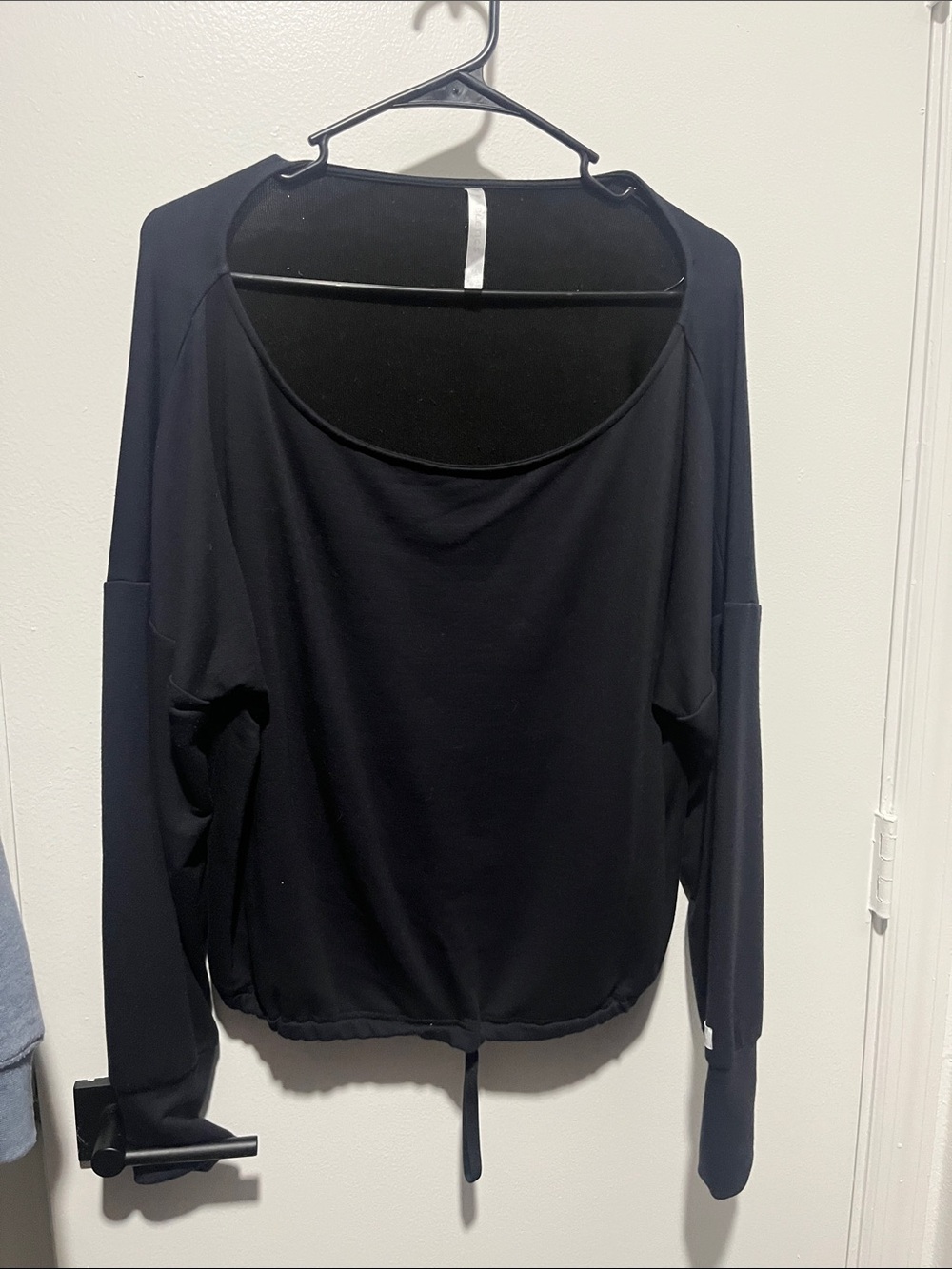 Fabletics Black Scoop-Neck Long Sleeve Pullover